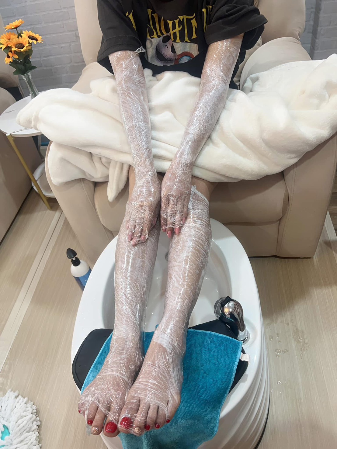 Waxing & smoothing room at Sai Nail Spa